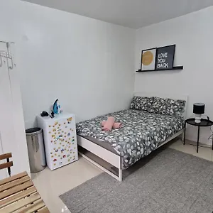 Apartment Small Cozy Zone 1 United Kingdom